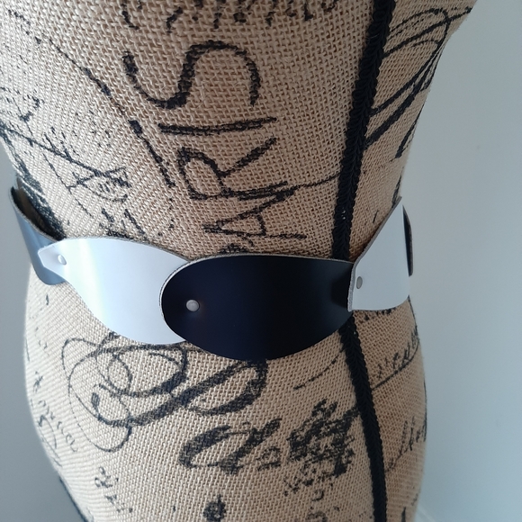 BLACK AND WHITE LEATHER BELT - Picture 4 of 9